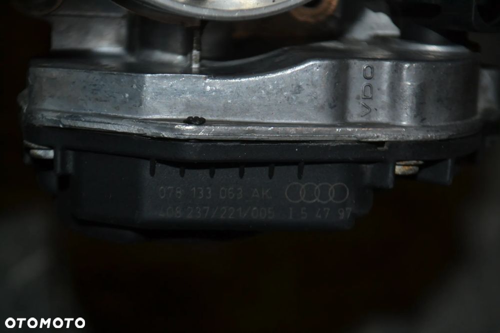 VW PASSAT B5 AUDI A6 C5 2,4 2,8 PRZEPUSTNICA POWIETRZA 078133063AK - 4
