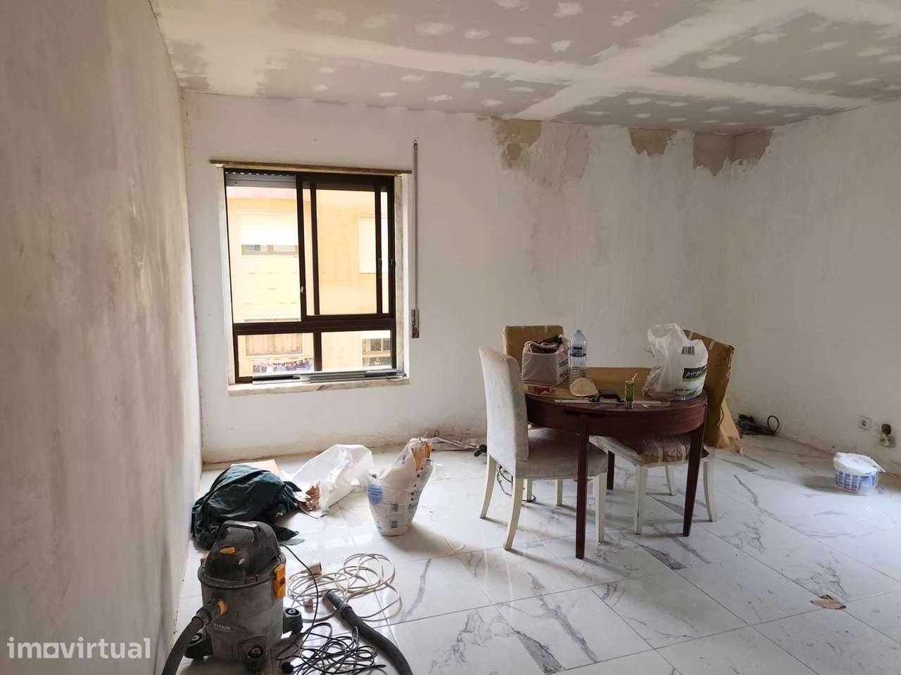 Apartamento T2 Remodelado - Grande imagem: 2/10