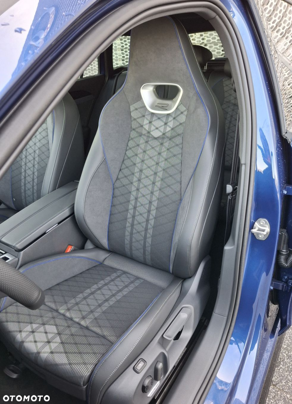 Volkswagen Passat - 11