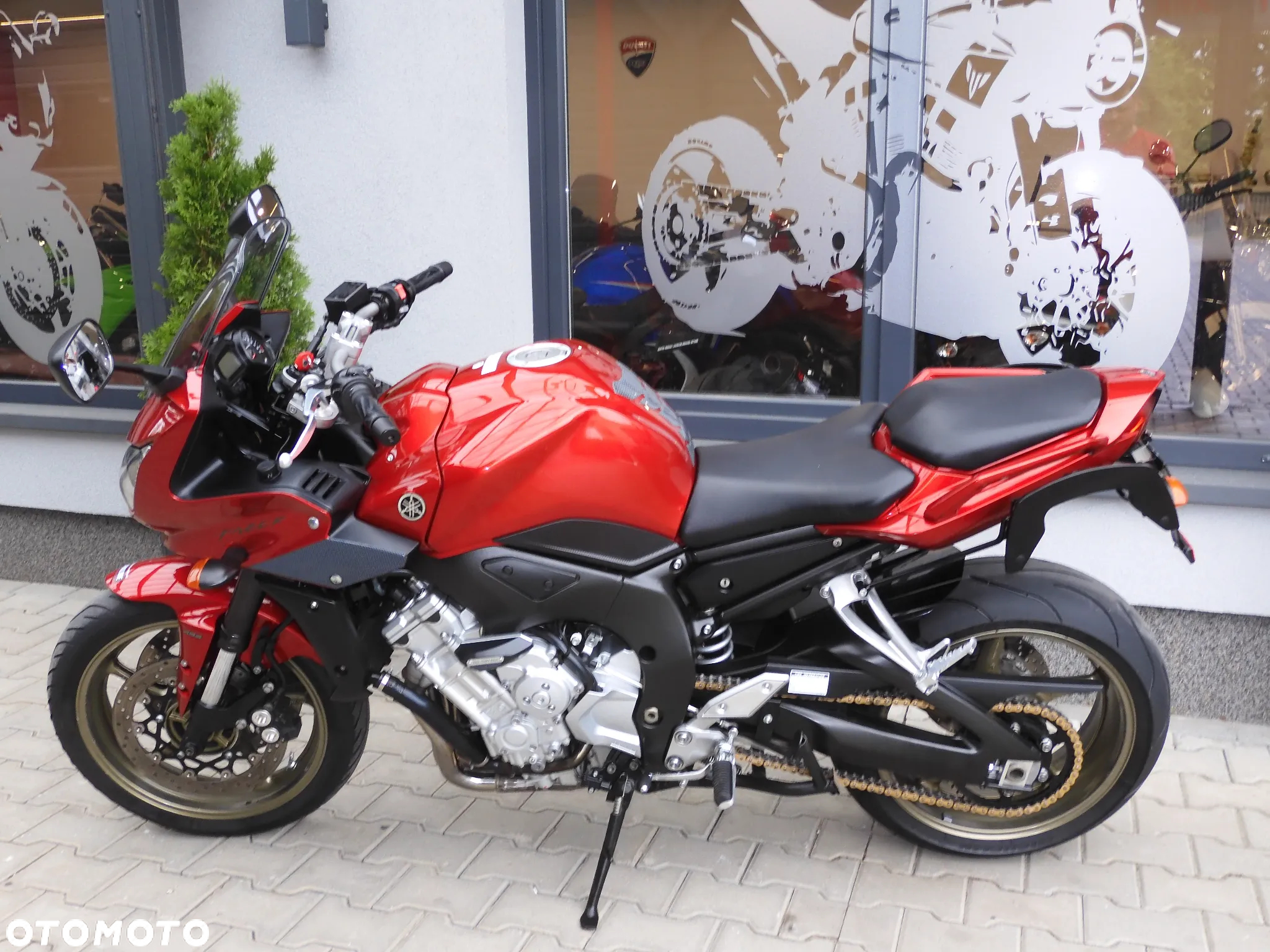 Yamaha FZ - 32