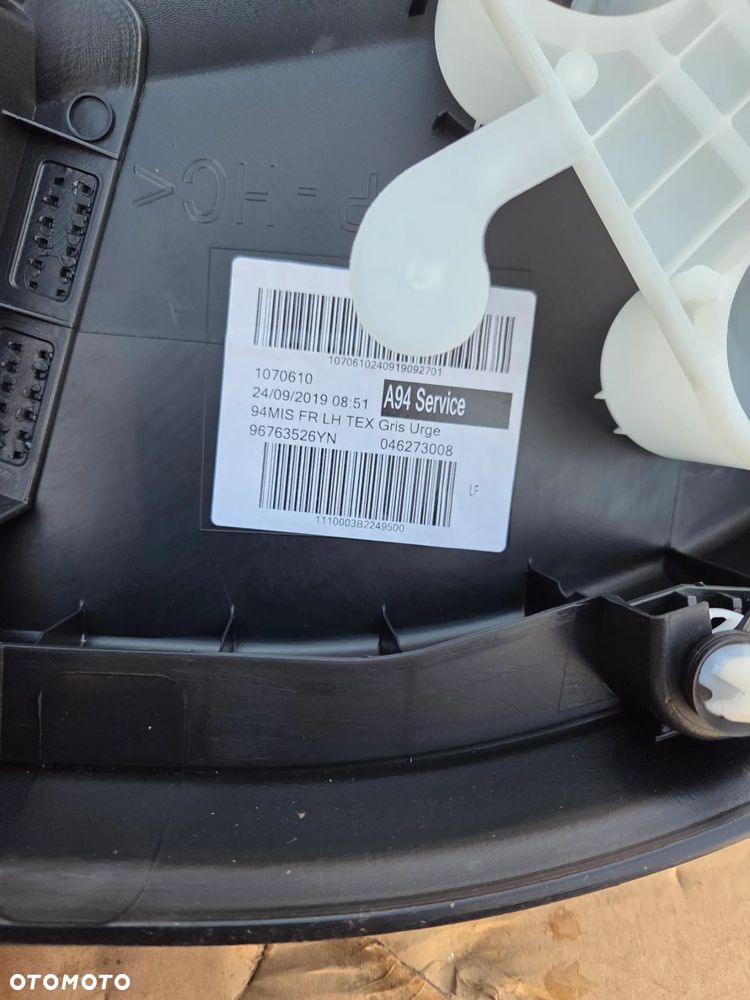 Tapicerka boczek drzwi Lewy przód przedni Peugeot 2008 208 96763526YN Tapicerka boczek drzwi lewe przód przednie - 8