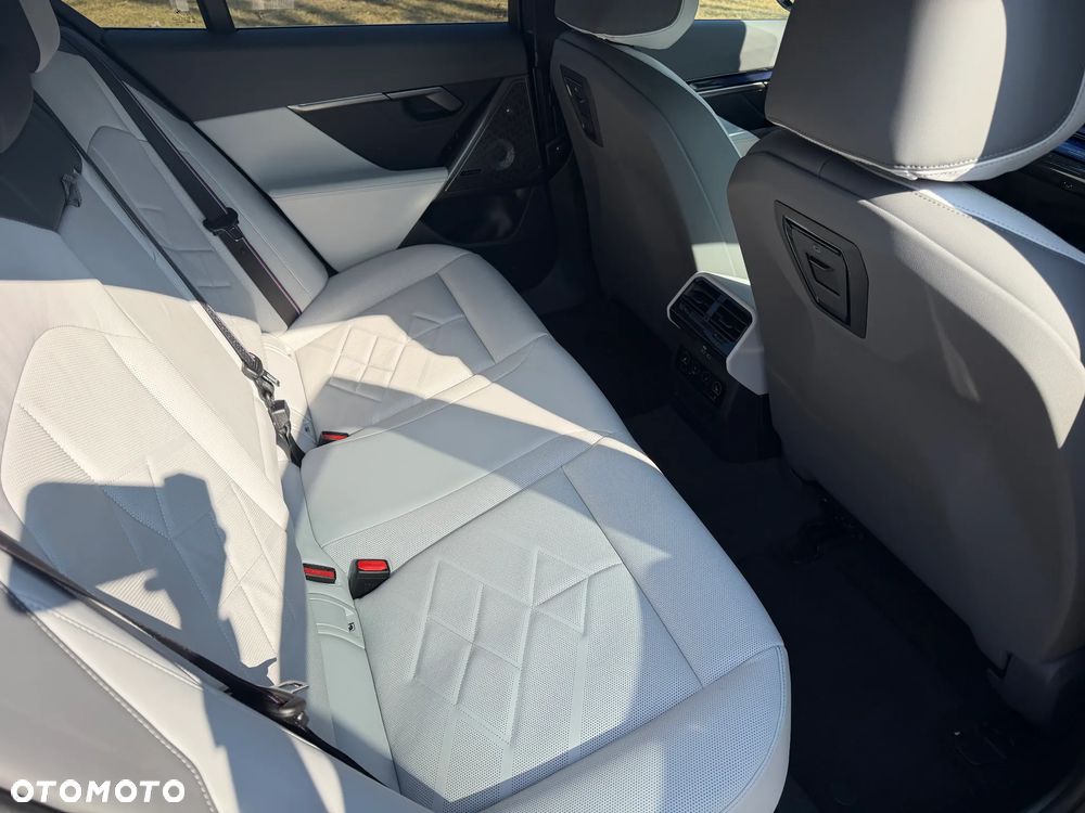 BMW Seria 5 540d xDrive mHEV M Sport - 14