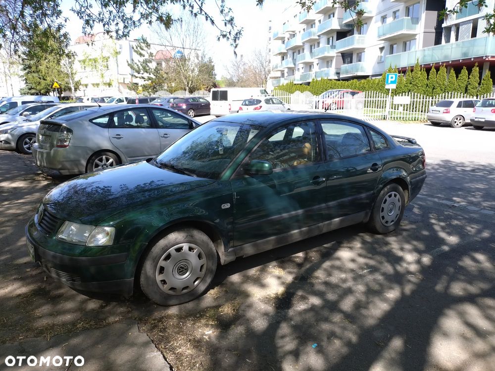 Volkswagen Passat 1.9 TDI Highline - 1