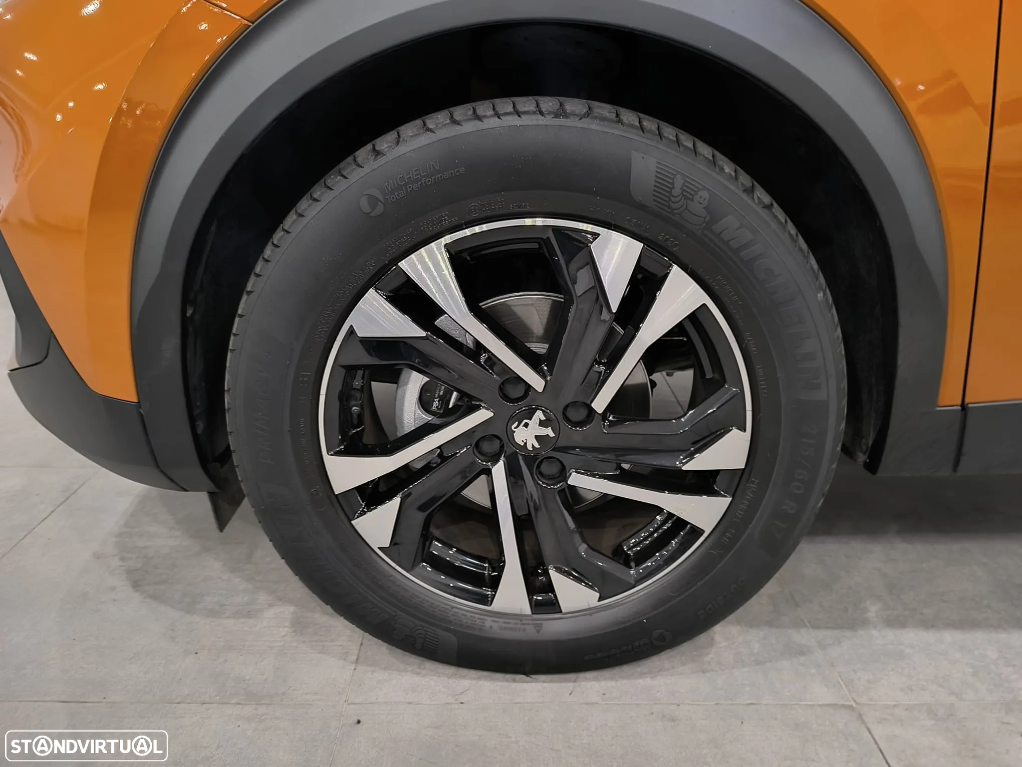 Peugeot 2008 1.2 PureTech Allure - 16