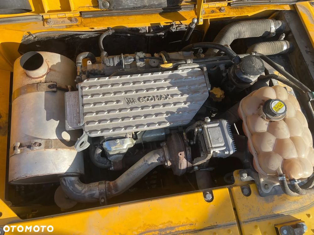 JCB JS 220NLC T4 - 8