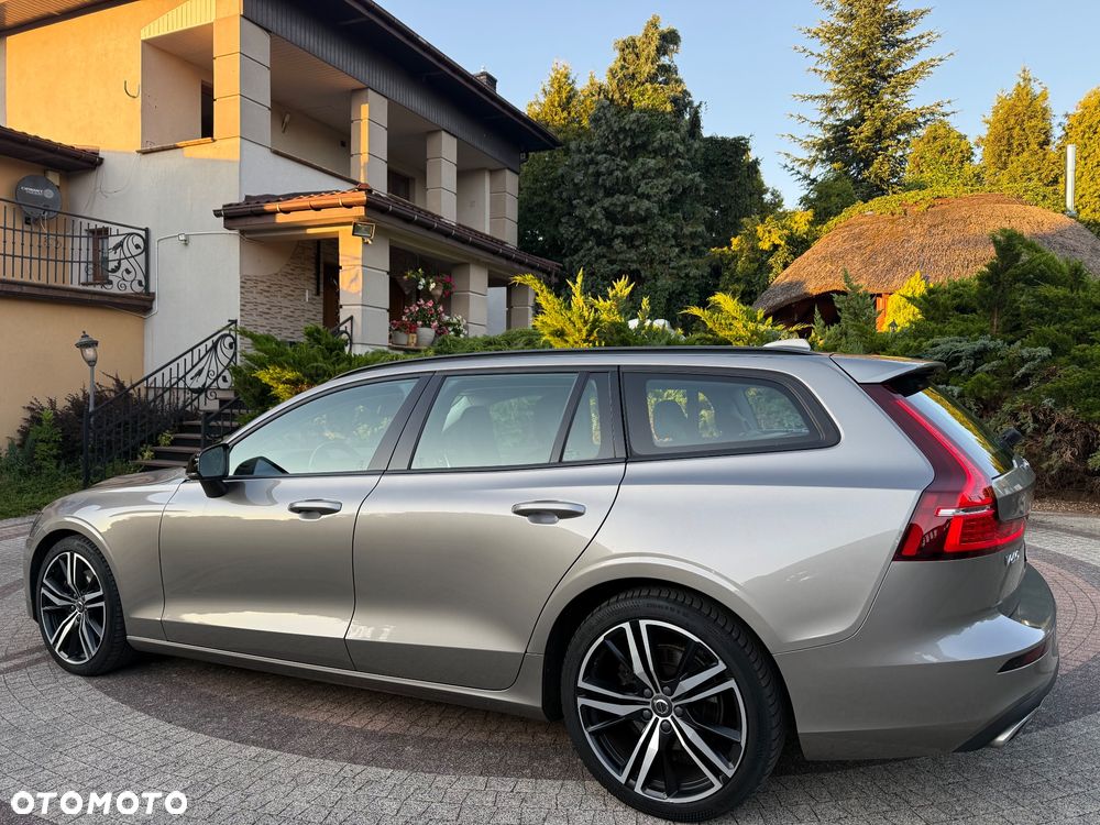 Volvo V60 B3 B DKG Momentum Pro - 24