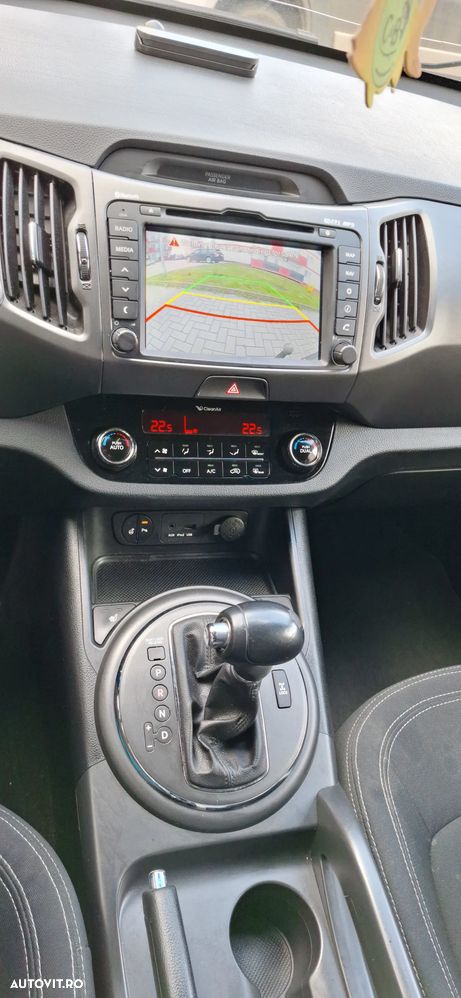 Kia Sportage 2.0 CRDI 4WD Automatik Spirit - 6