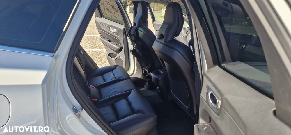 Volvo XC 60 D5 AWD Inscription - 16