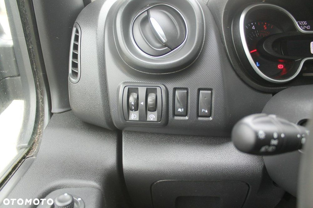 Renault Trafic - 18