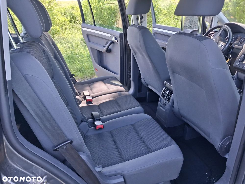 Volkswagen Touran 1.6 TDI DPF BlueMot Trendline - 16