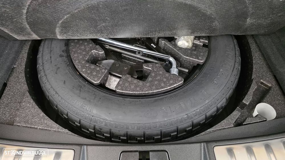 Land Rover Range Rover Evoque 2.0 D150 AWD R-Dynamic S Auto - 24