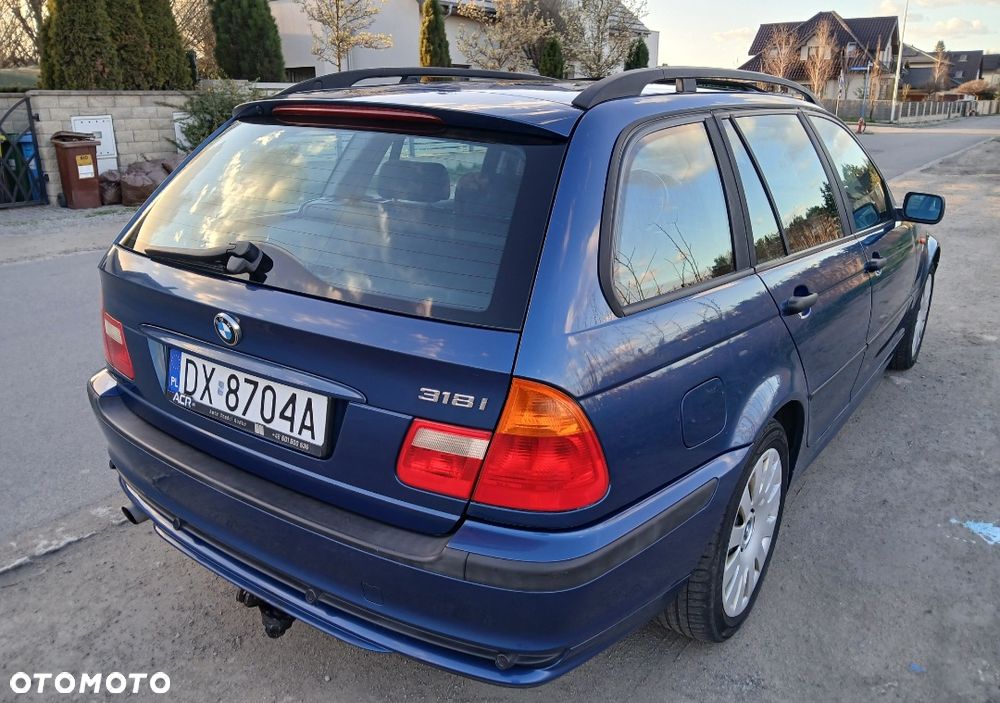 BMW Seria 3 318i - 3