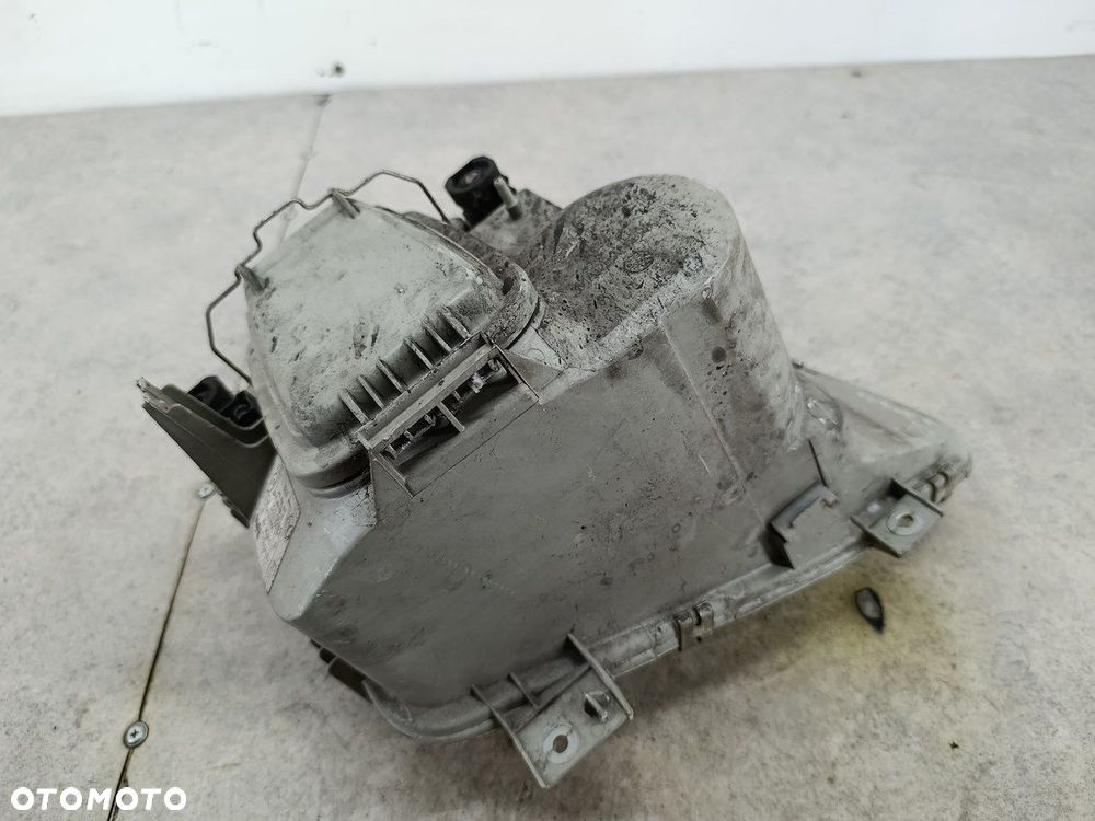 LAMPA PRZÓD LEWA MERCEDES-BENZ VITO W638 6388200061 67629570  VALEO - 9