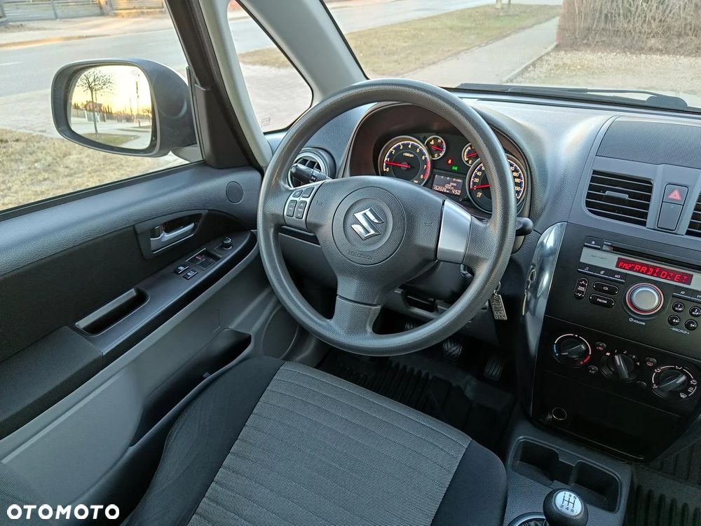 Suzuki SX4 1.6 Premium 4WD - 33