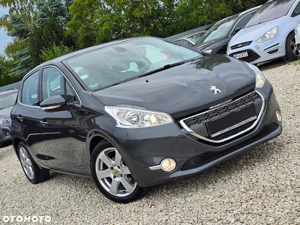 Peugeot 208 120 VTI Allure - 2