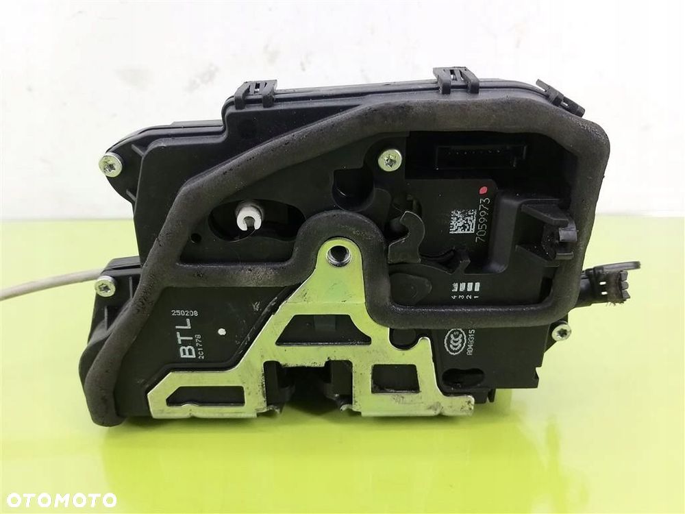 Zamek drzwi przód lewy BMW Seria 1 E87 2004-2013 7059973 3 DRZWI - 2
