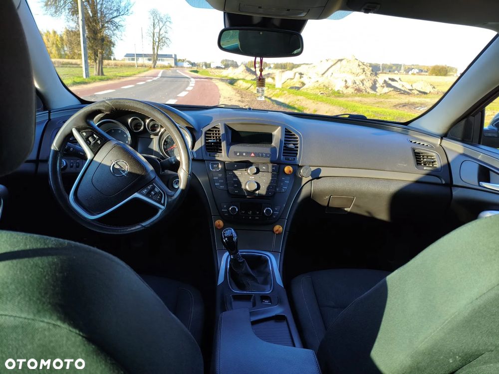 Opel Insignia 2.0 CDTI - 9