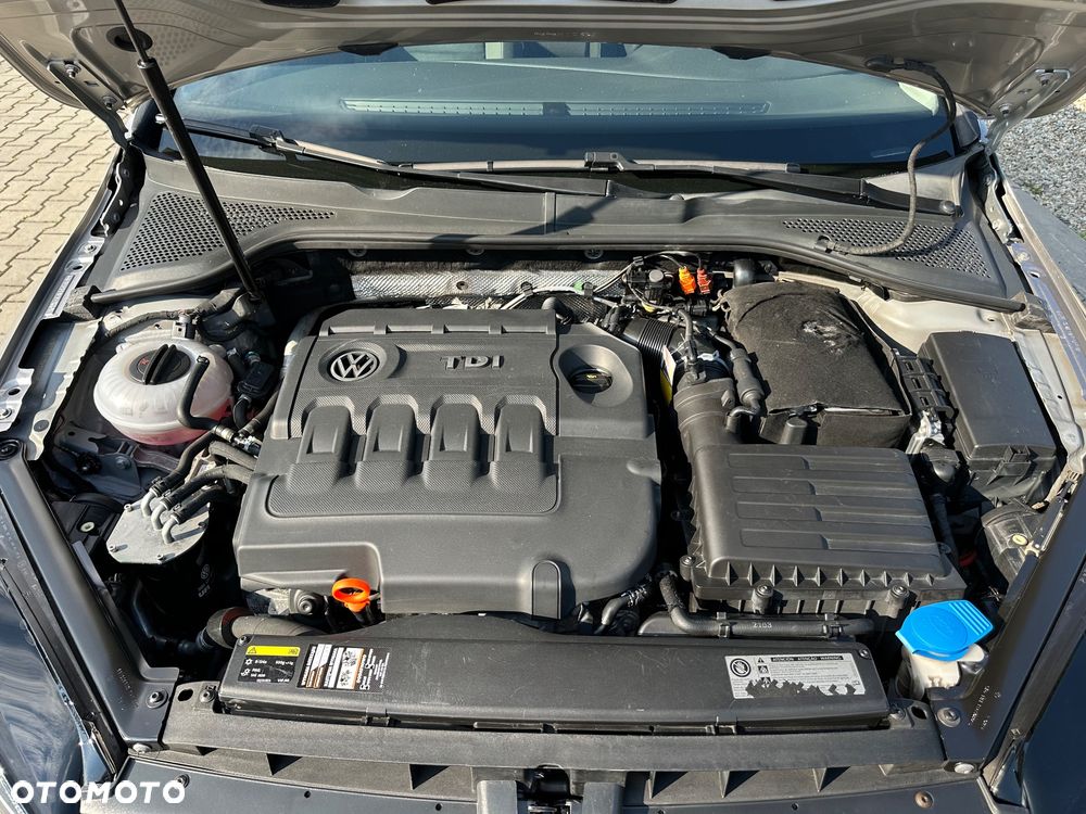 Volkswagen Golf 2.0 TDI BlueMotion Technology Highline - 28
