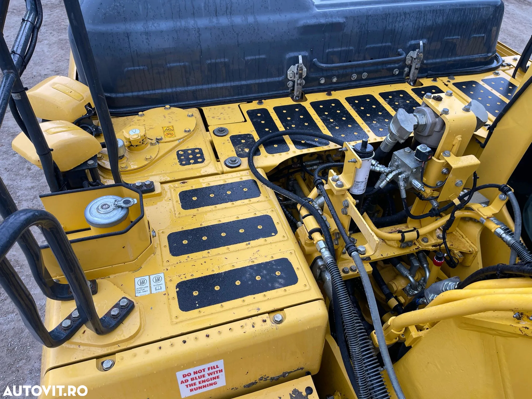 Komatsu PC 210LC-11 - 10