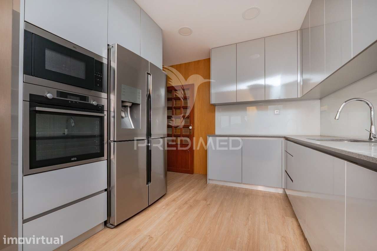 Excelente apartamento T3 de Cobertura com 230 m² no Centro de Braga - Grande imagem: 2/32