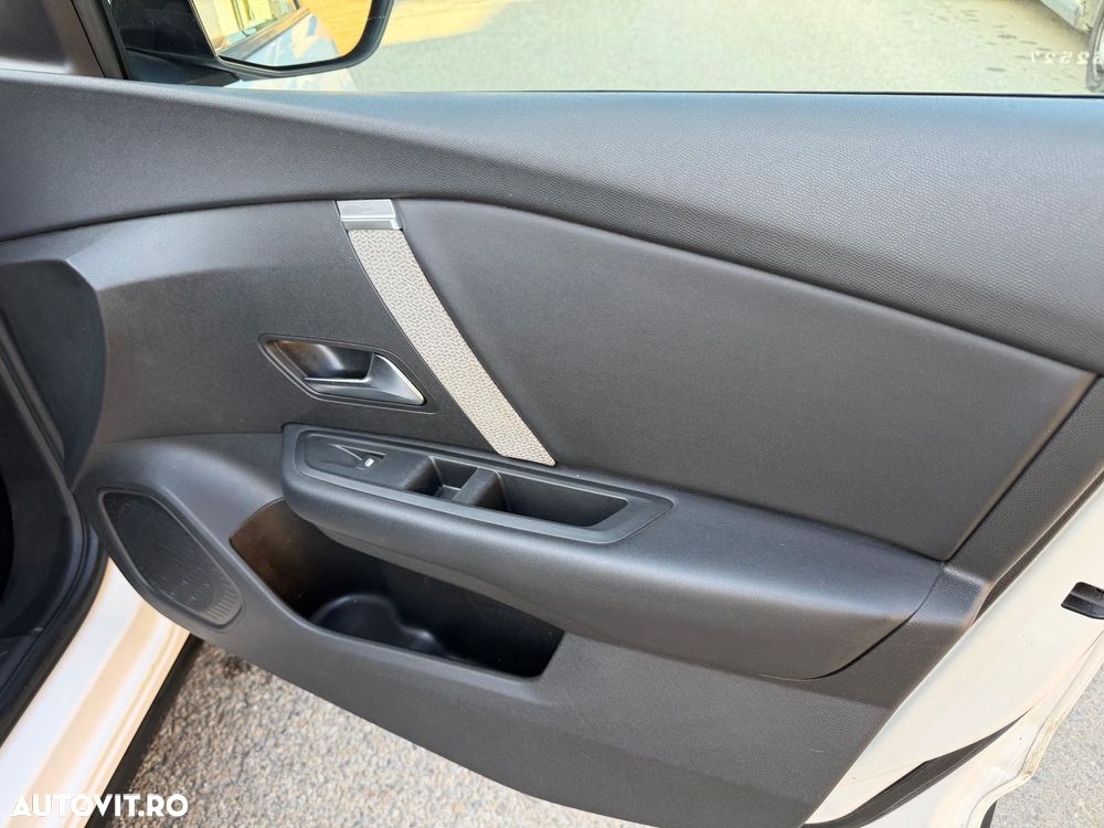 Citroën C4 BlueHDi 130 Stop&Start EAT8 SHINE - 21