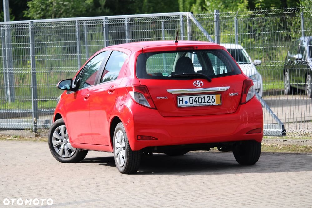 Toyota Yaris - 10