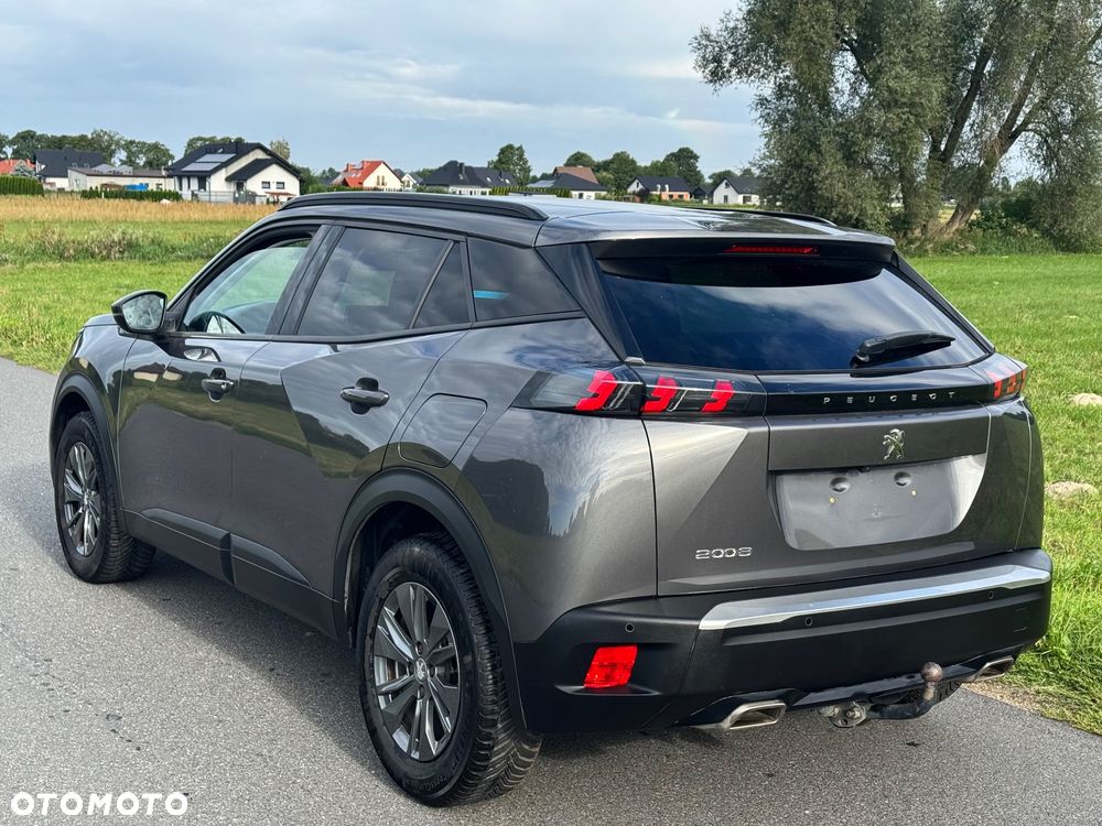 Peugeot 2008 PureTech 130 EAT8 Allure - 4