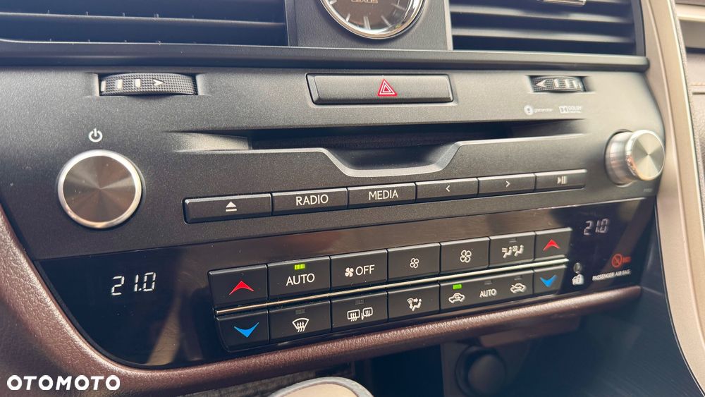 Lexus RX 450h Prestige - 32