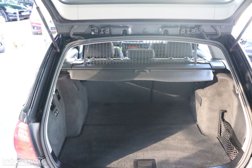 BMW 318 d Touring - 23