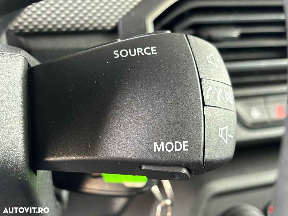 Dacia Logan TCe 90 MT6 Comfort - 16