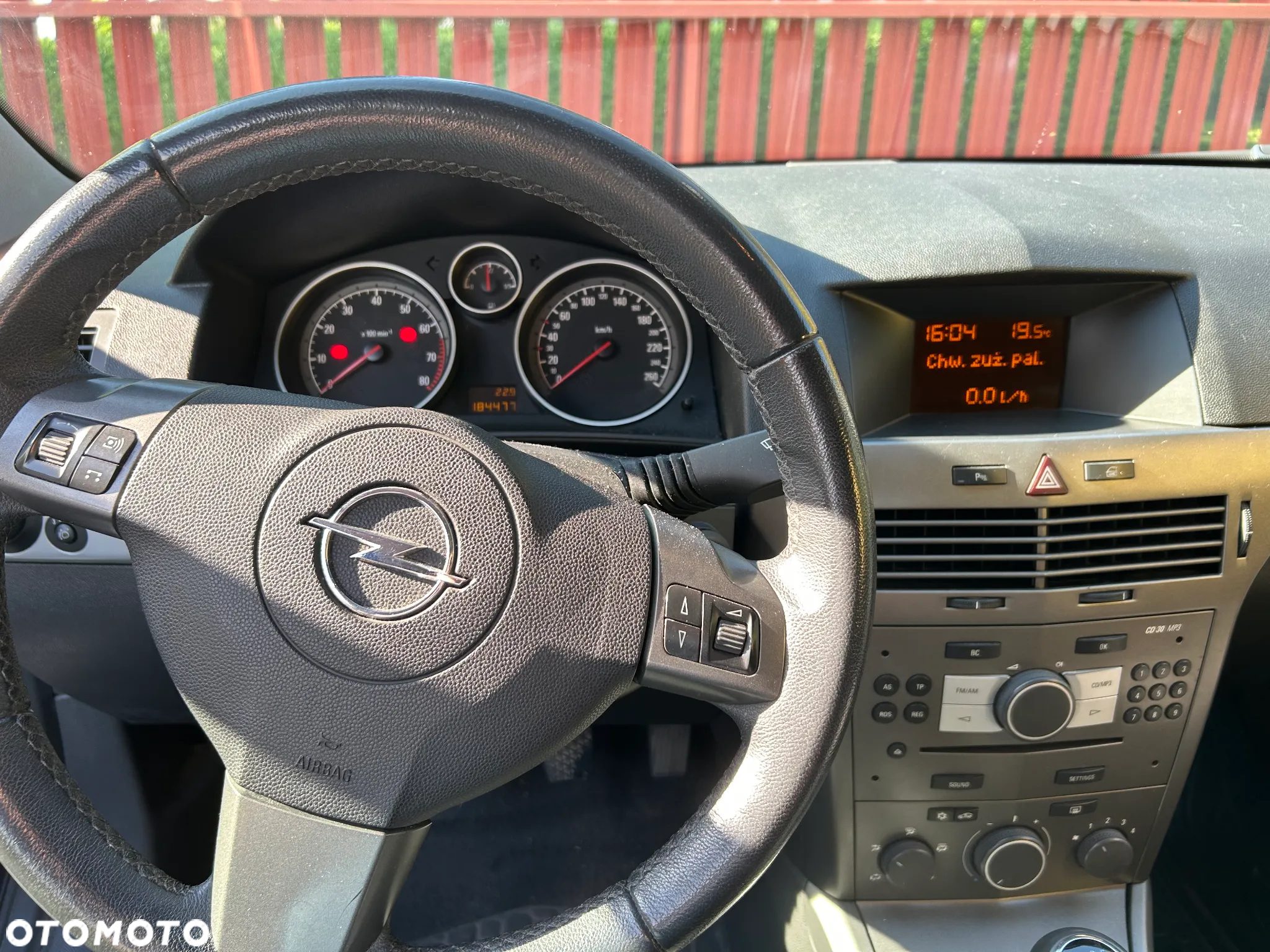 Opel Astra III GTC 1.6 Enjoy - 8