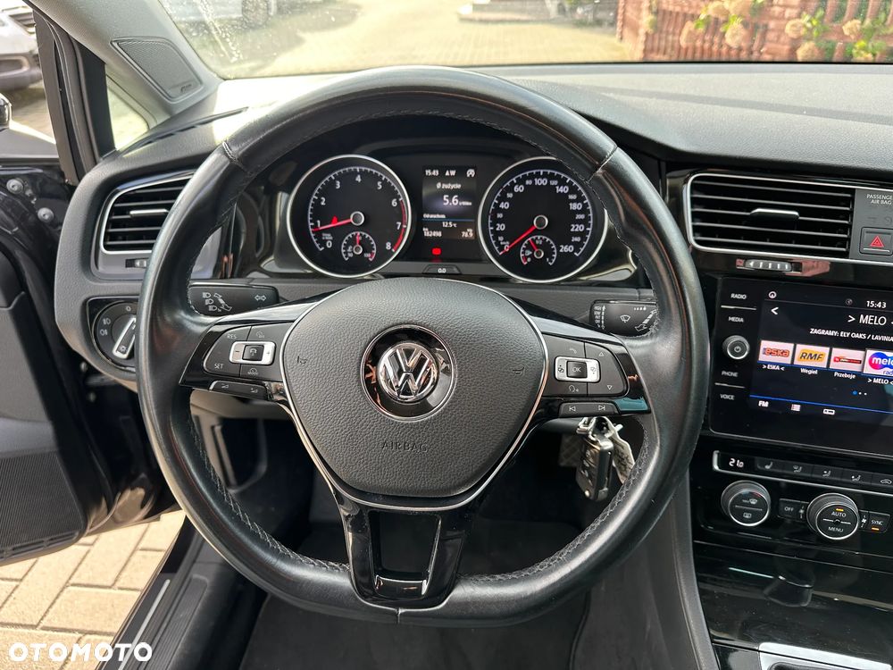 Volkswagen Golf - 8