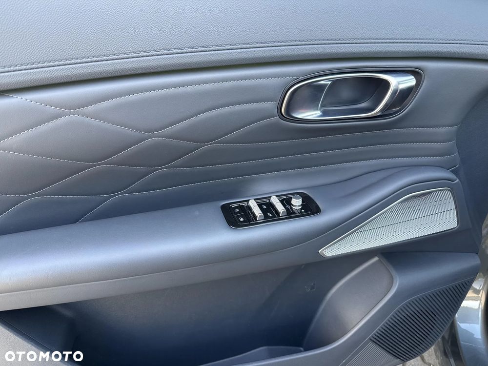 Geely Starray EM-i 1.5 PHEV Max - 14