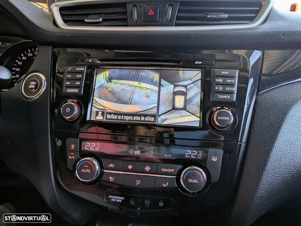 Nissan Qashqai 1.5 dCi N-Connecta - 9