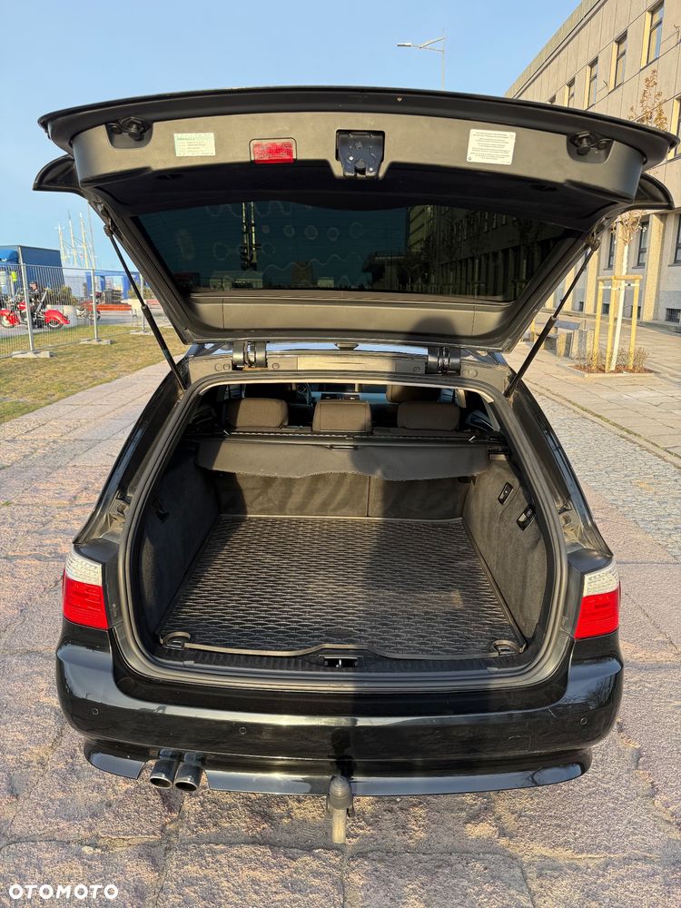 BMW Seria 5 525d - 11