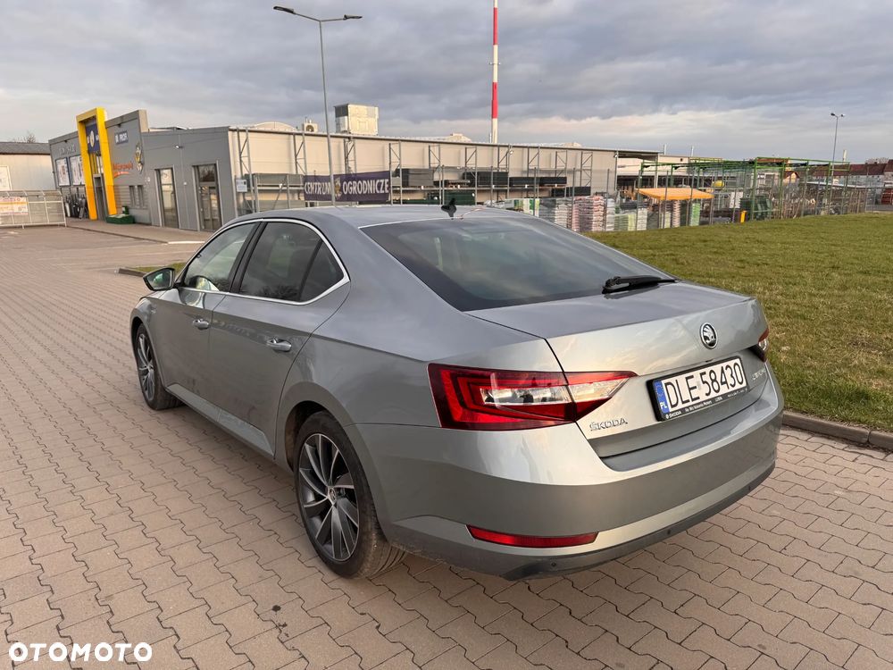 Skoda Superb 2.0 TDI L&K DSG - 6