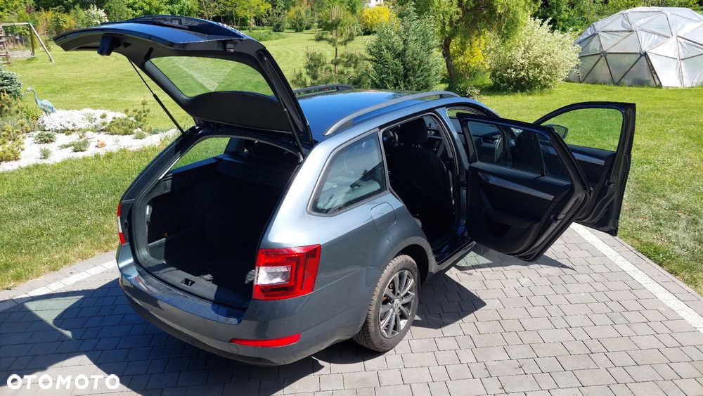 Skoda Octavia 2.0 TDI Ambition DSG - 9