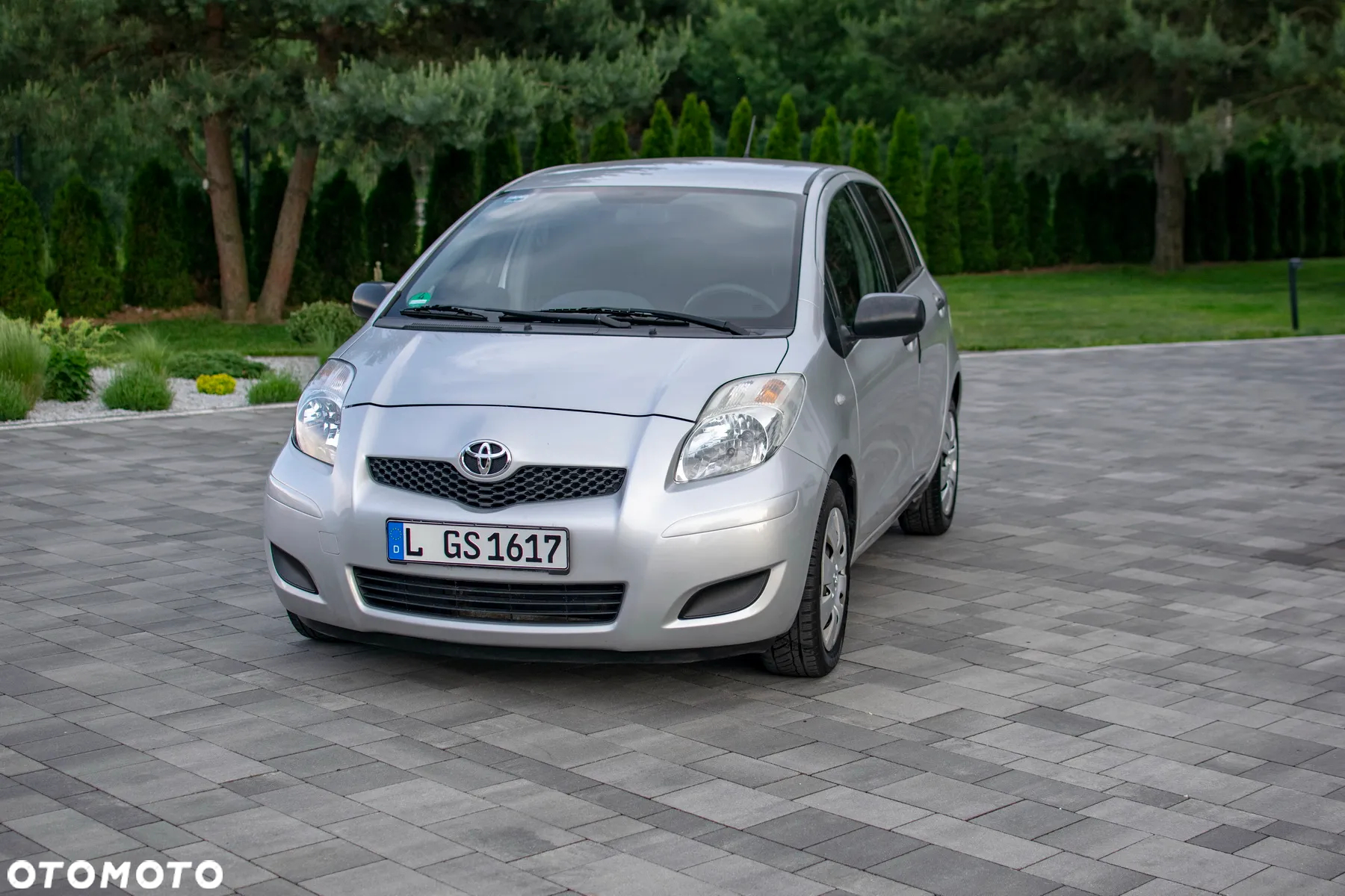 Toyota Yaris - 10