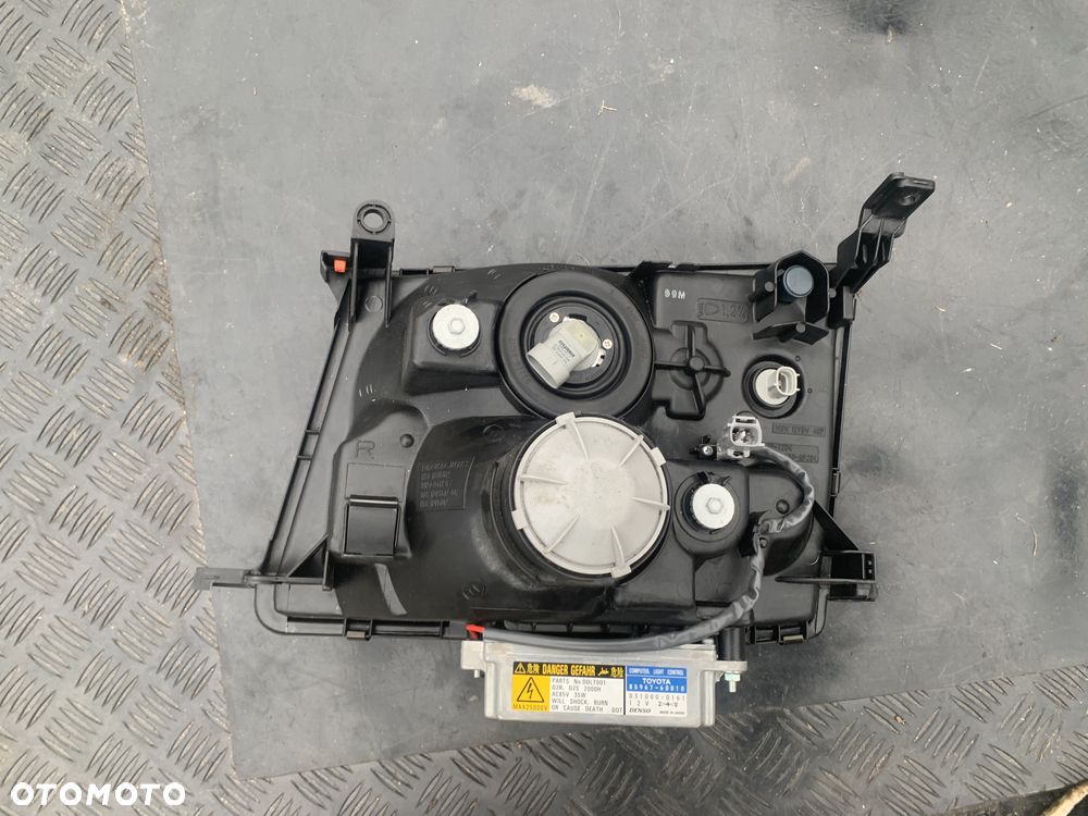 LAMPA PRAWY PRZÓD TOYOTA LAND CRUISER 100 2003-2007 NOWA KSENON - 2