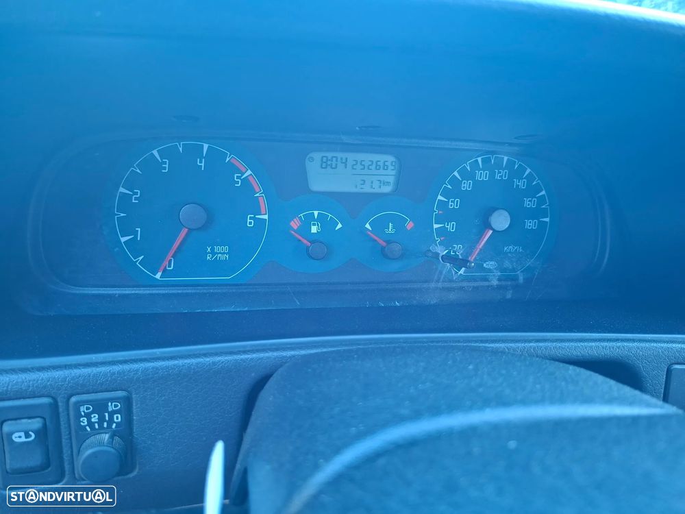 Nissan Terrano II 2.7 TDi Comfort - 4