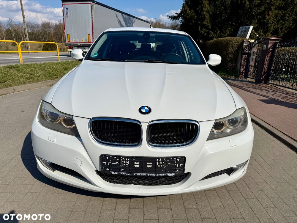 BMW Seria 3 320d xDrive DPF - 5