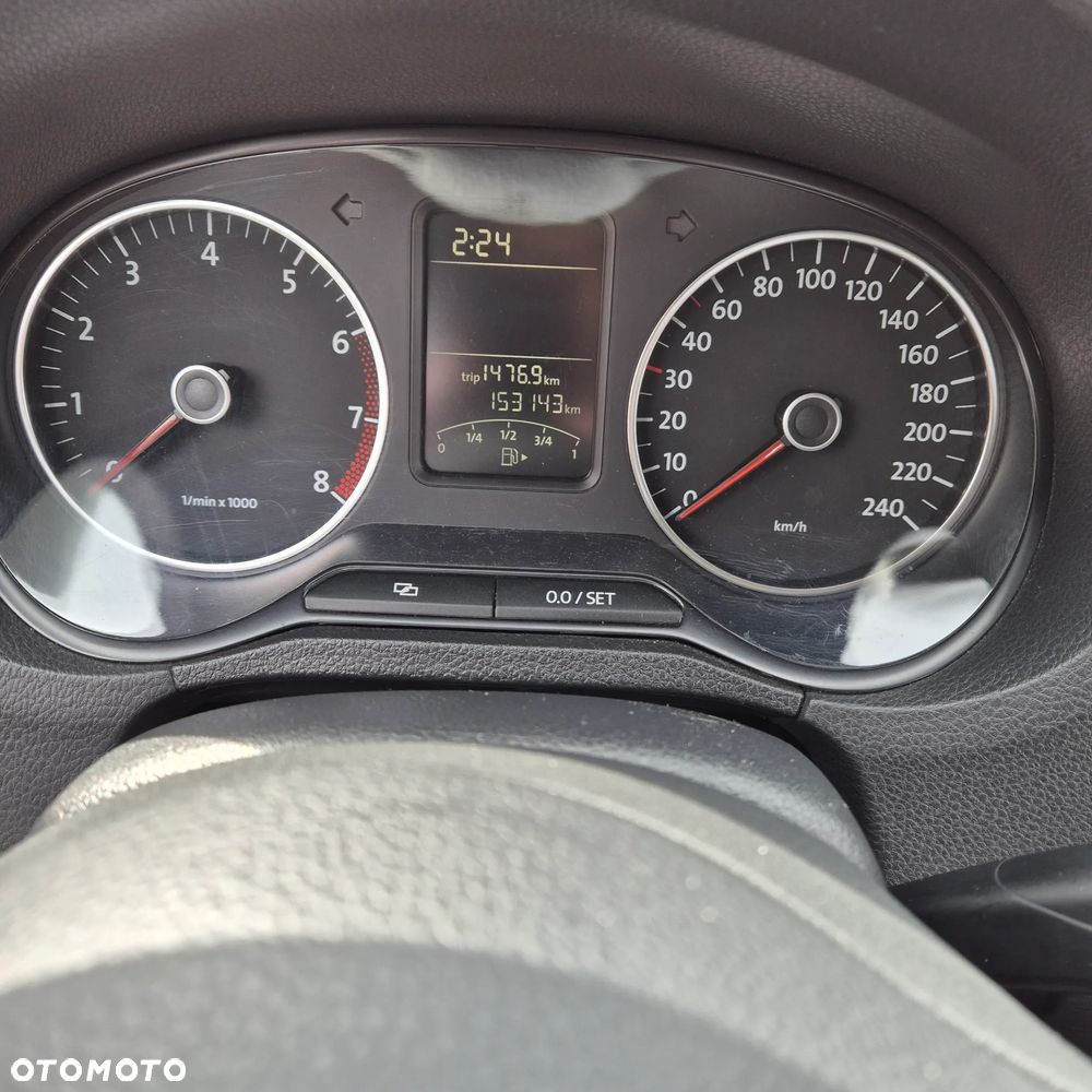 Volkswagen Polo 1.4 16V Comfortline - 9