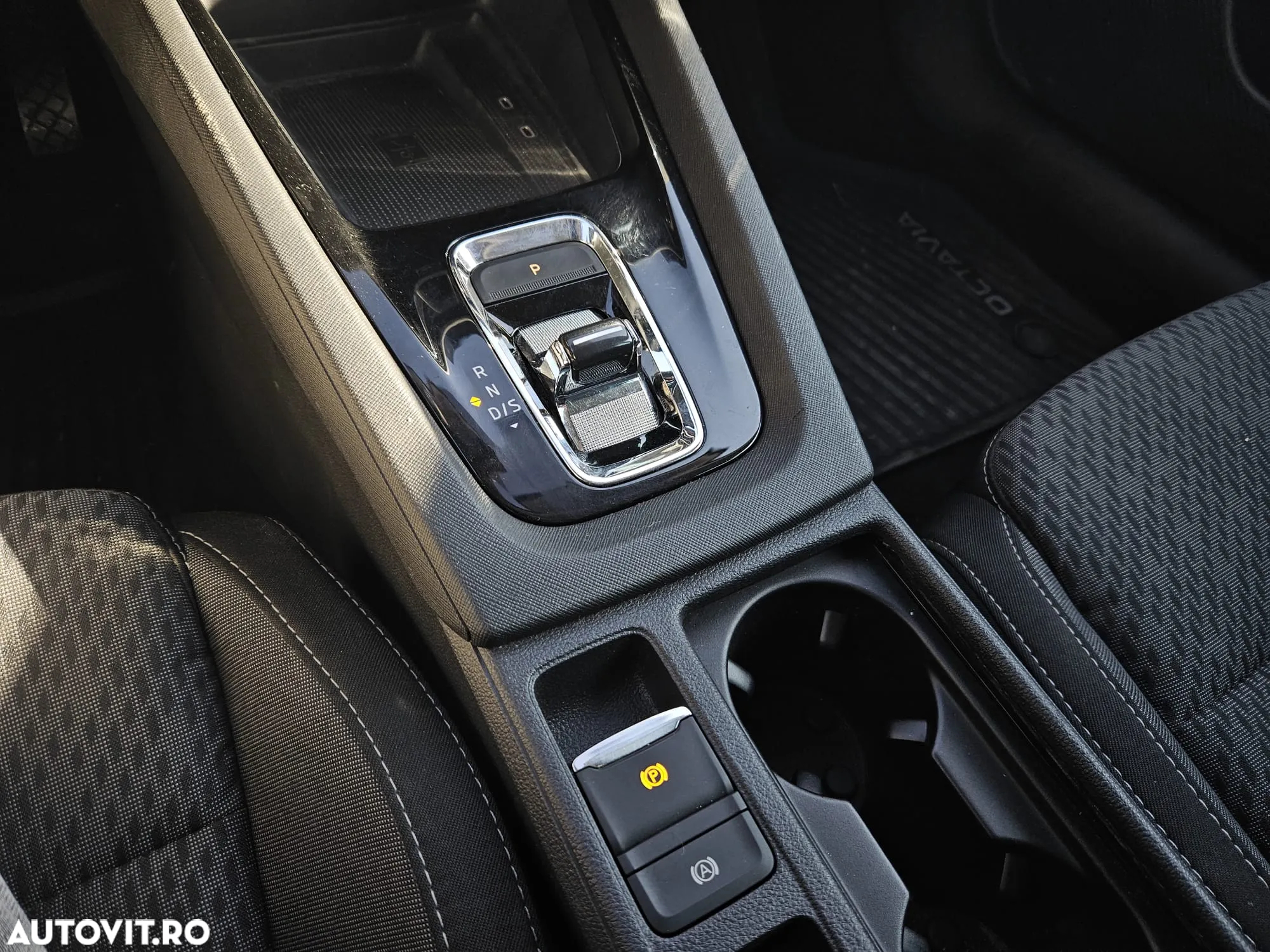 Skoda Octavia 2.0 TDI DSG Style - 10