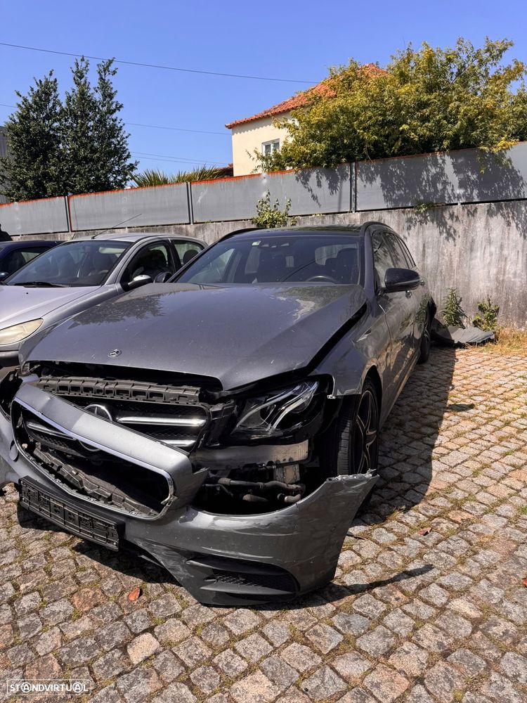 Mercedes-Benz E 300 de AMG Line - 2