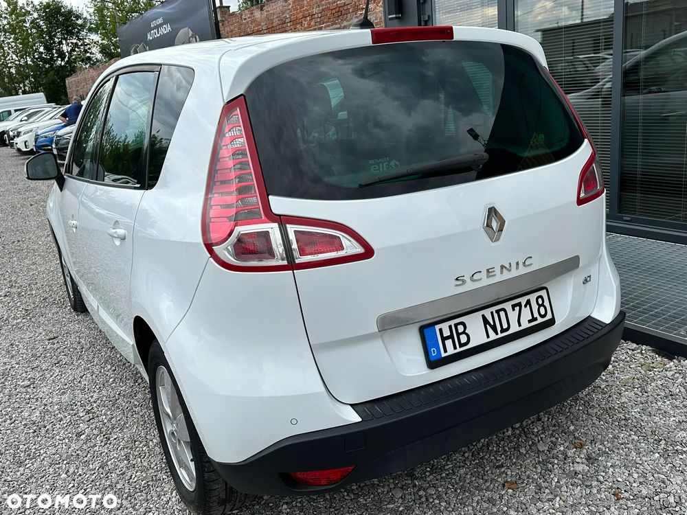 Renault Scenic 1.5 dCi Emotion - 9