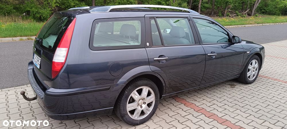 Ford Mondeo 2.0 Ghia - 13