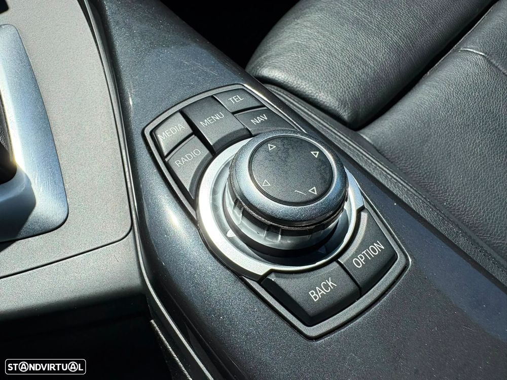 BMW 120 dA Line Sport - 22