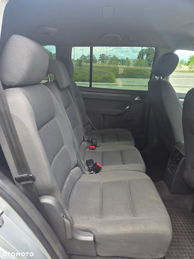 Volkswagen Touran 1.6 - 16
