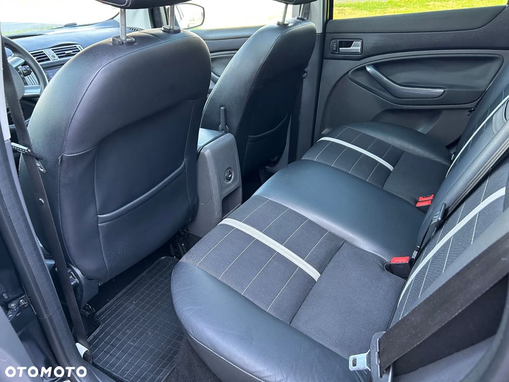 Ford Kuga 2.0 TDCi Titanium - 9