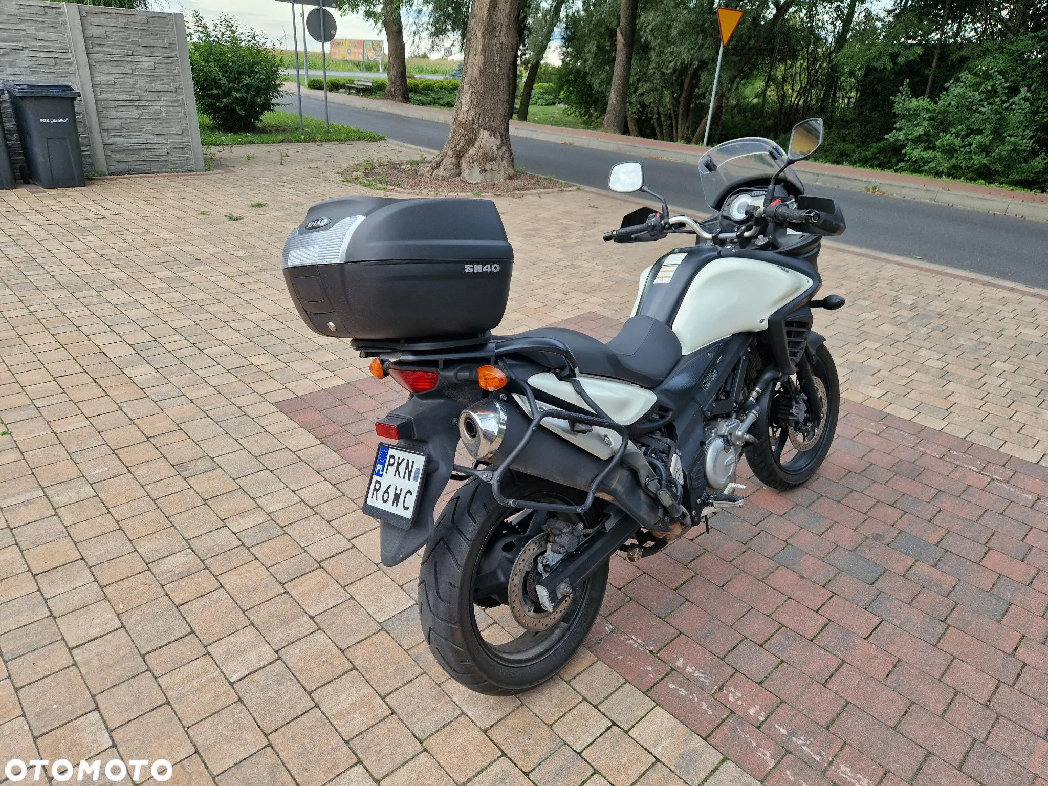 Suzuki DL - 5